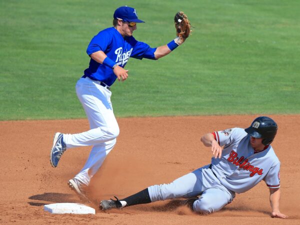 Estrategias para apostar exitosamente en vivo en béisbol